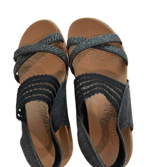 SKECHERS Luxe Foam Black Wedge Sandals Women’s 6 NWOT Comfort Footbed Travel - Picture 8 of 8